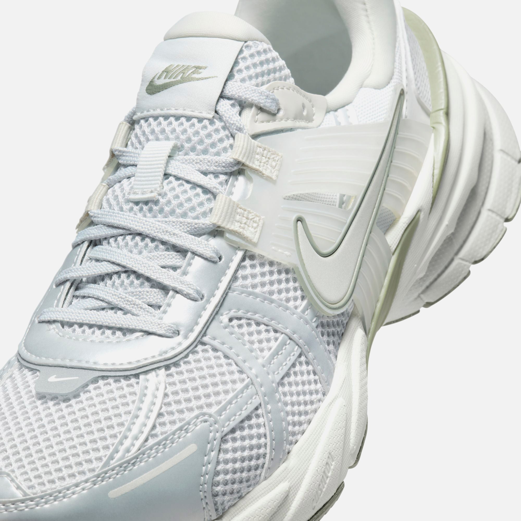 ★Nike★ V2K Run W Photon Dustlight Silver Summit Whitelight Nike WMNS V2K Run - Photon Dust / Light Silver / Summit