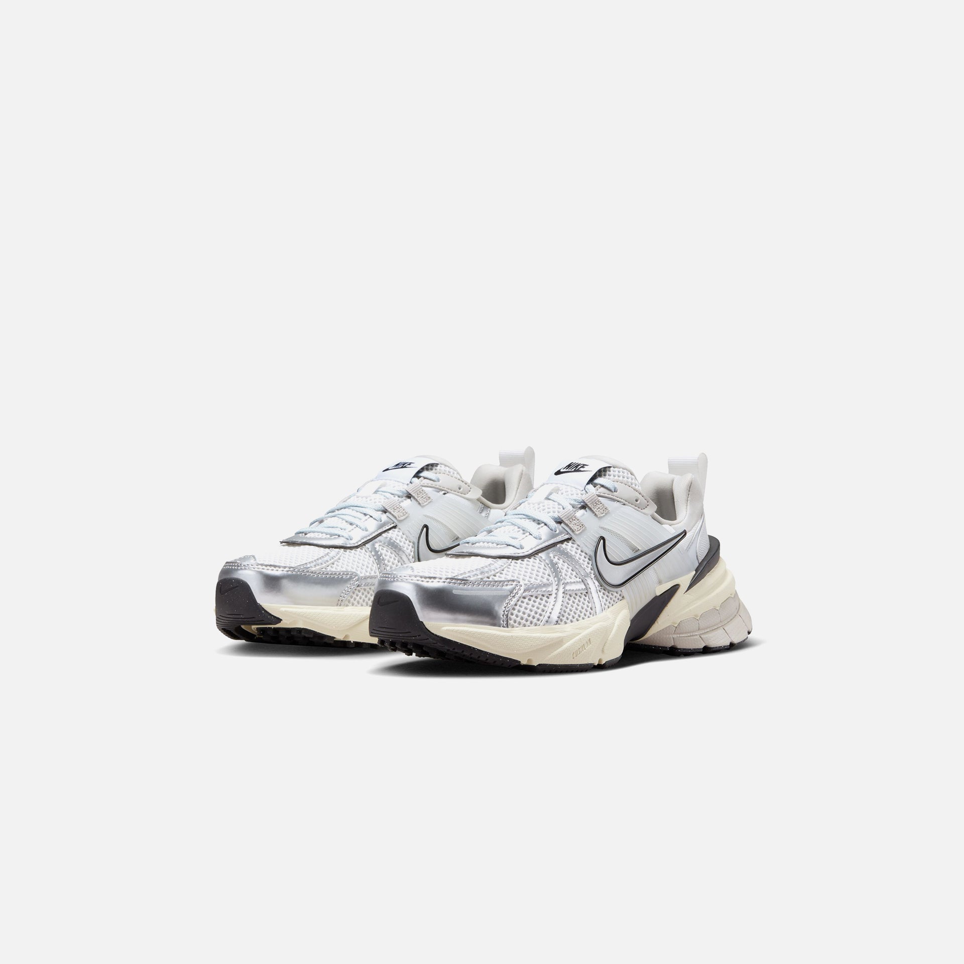 Nike WMNS V2K Runtekk - Summit White / Metallic Silver