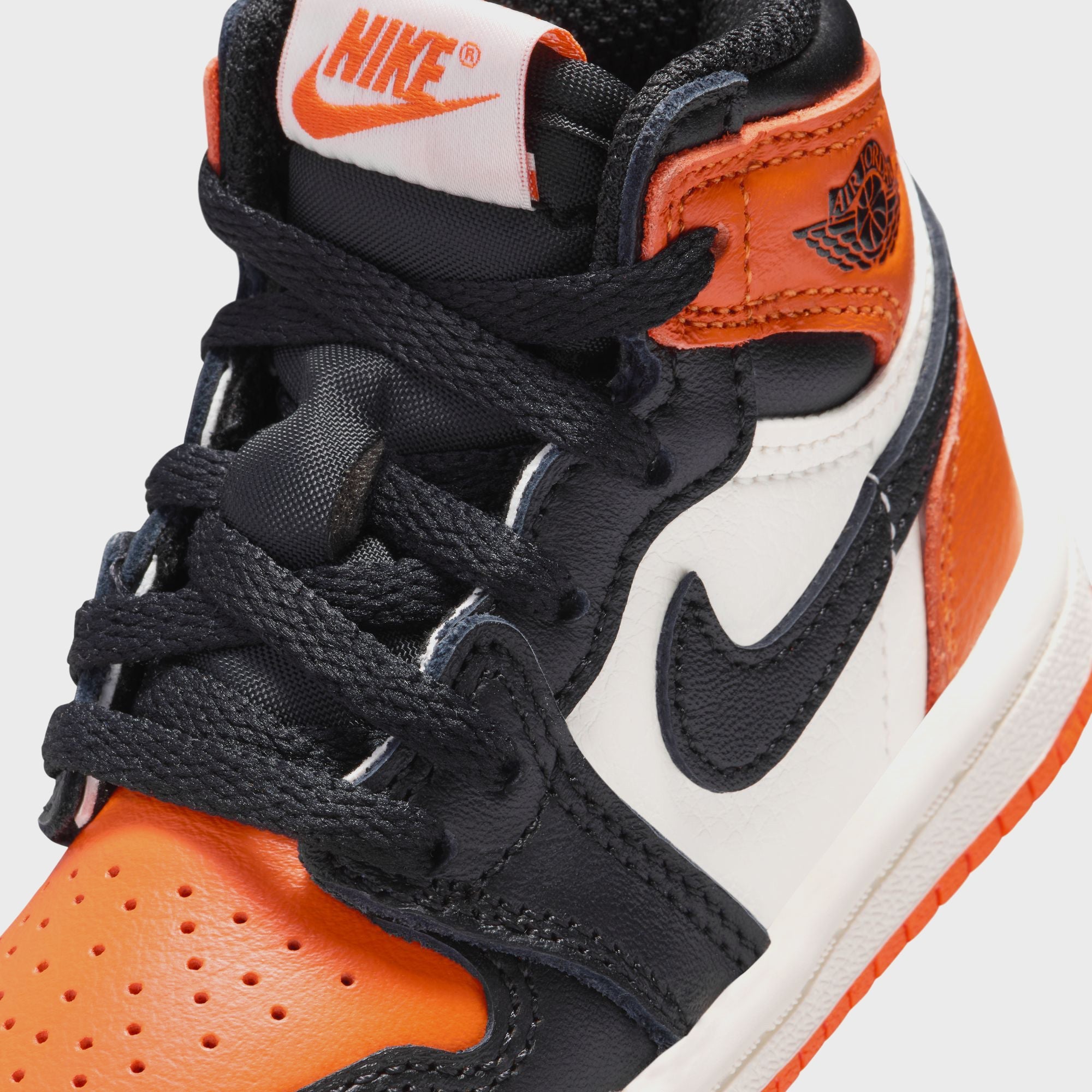 スニーカー Nike TD Air Jordan 1 High OG Jordan TD Air Jordan 1 High OG - Black / Sail / Starfish – Kith