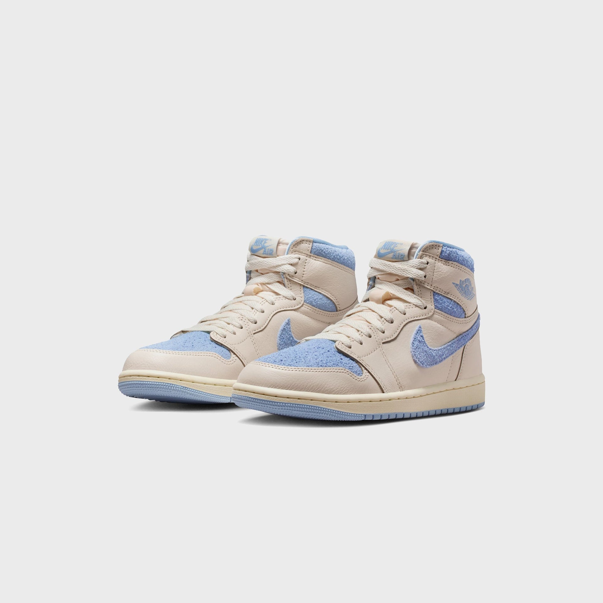 Jordan WMNS Air Jordan 1 Retro High OG - Pale Ivory / Psychic Blue / Coconut Milk