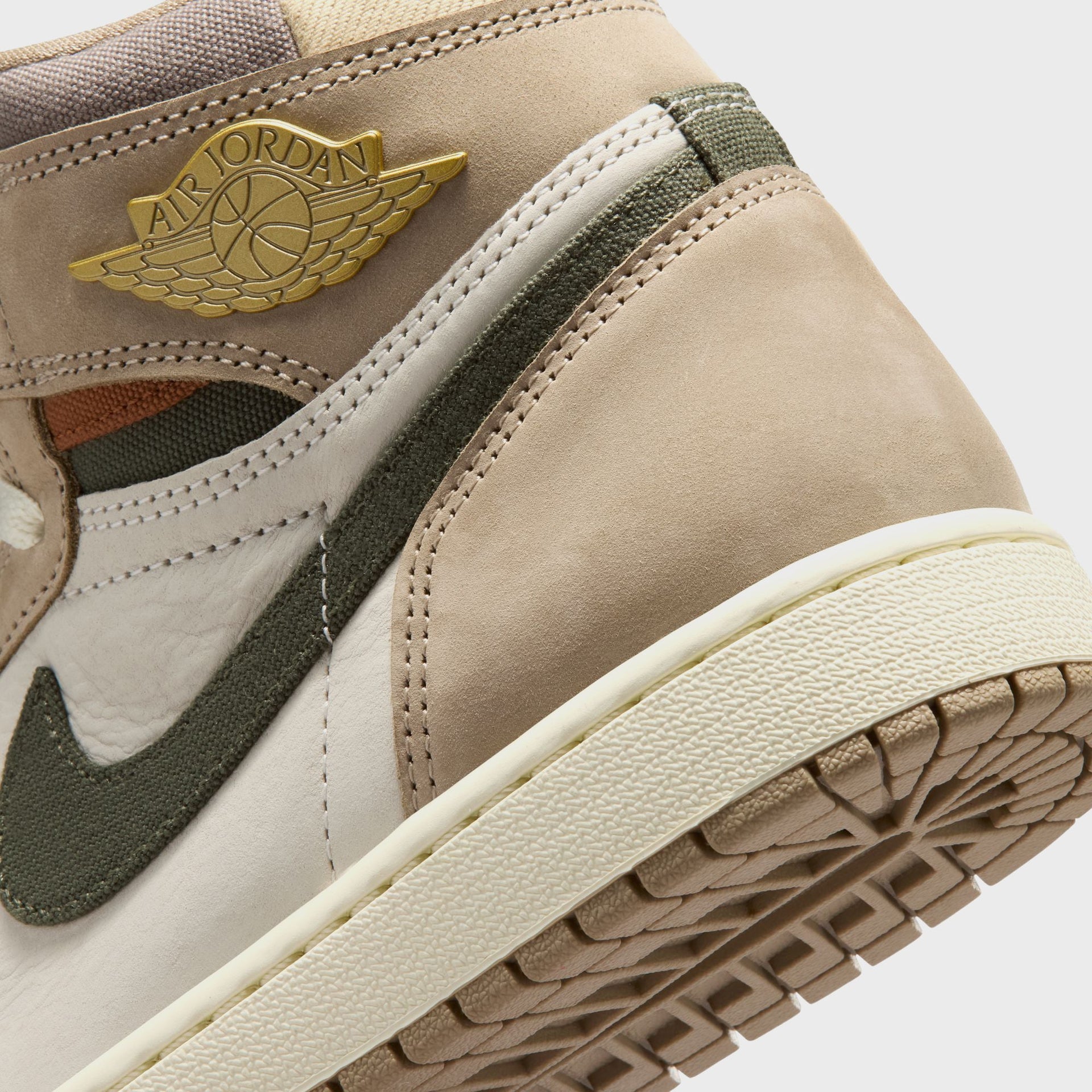 Jordan WMNS Air Jordan 1 High OG - Khaki / Sail / Cargo Khaki