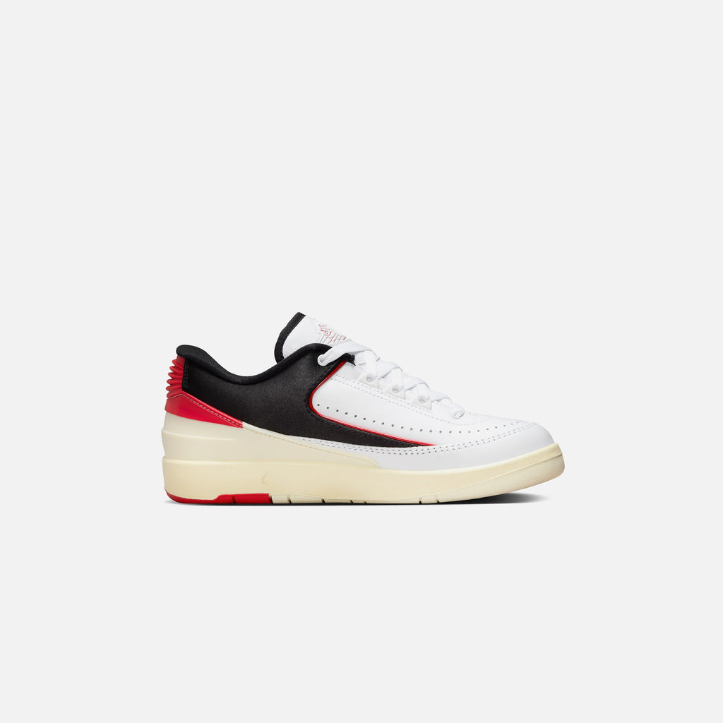 Nike WMNS Air Jordan 2 Retro Low - White / University Red / Black / Co ...