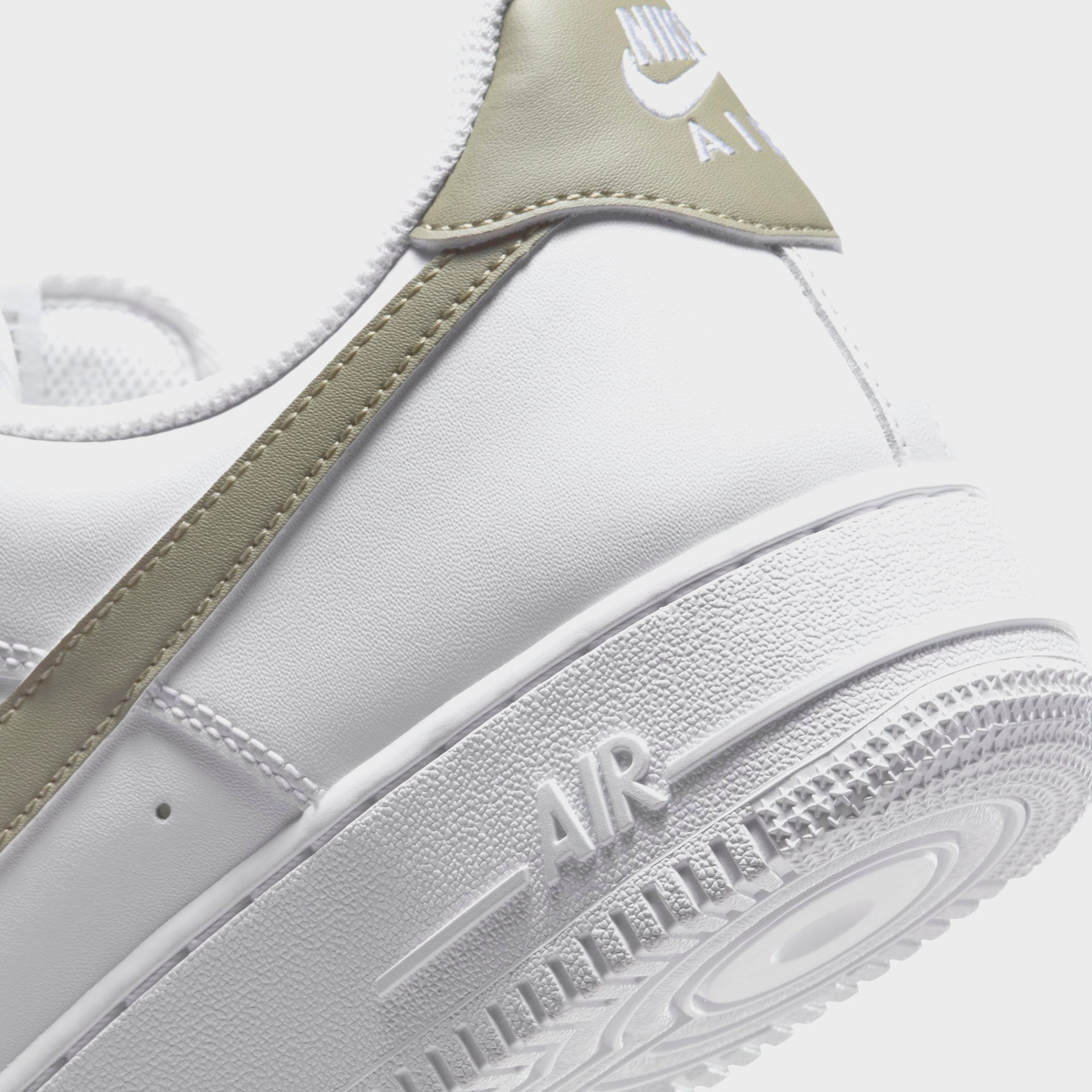 Nike Air Force 1 '07 Ess - White / Light Army