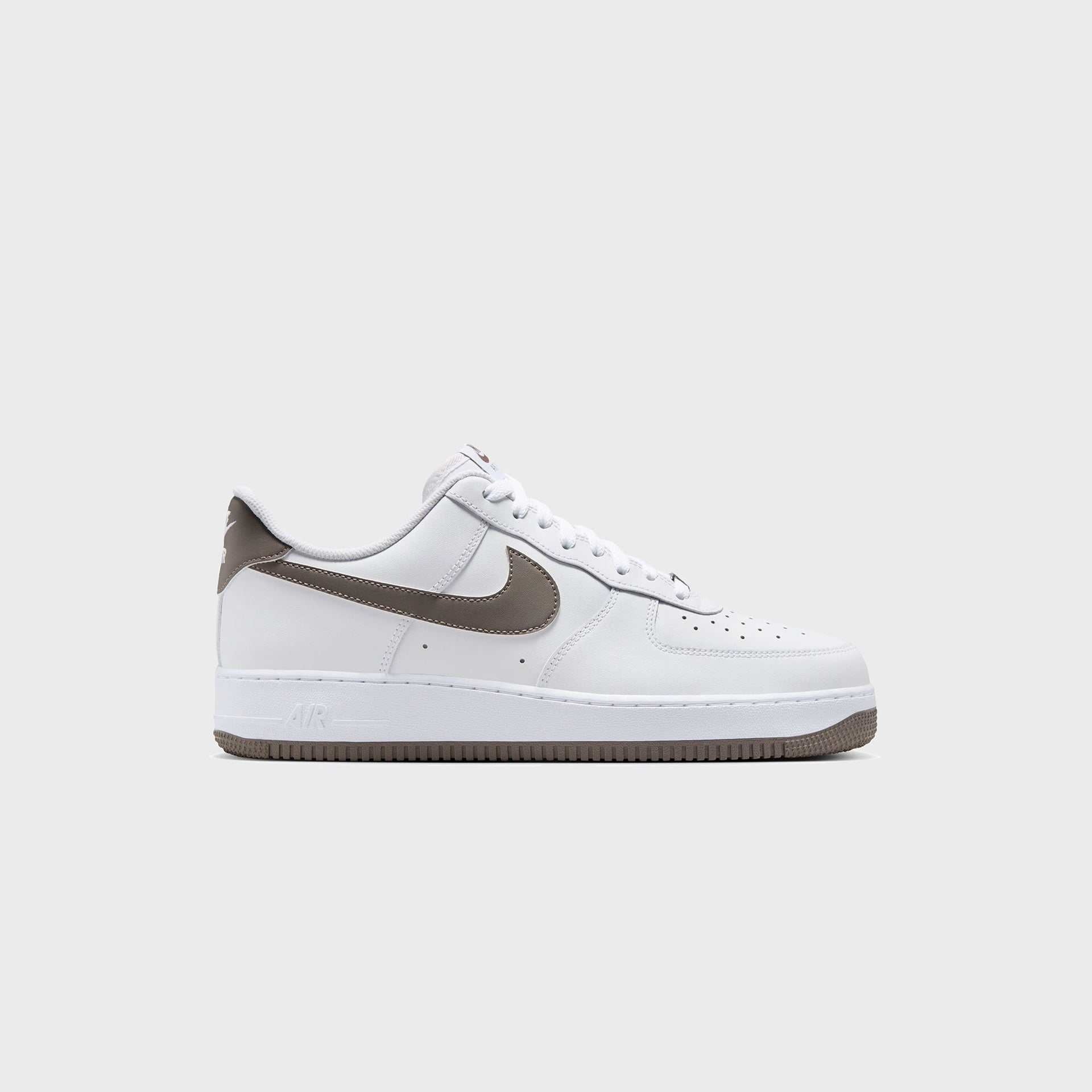 Nike Air Force 1 '07 - White / Cave Stone