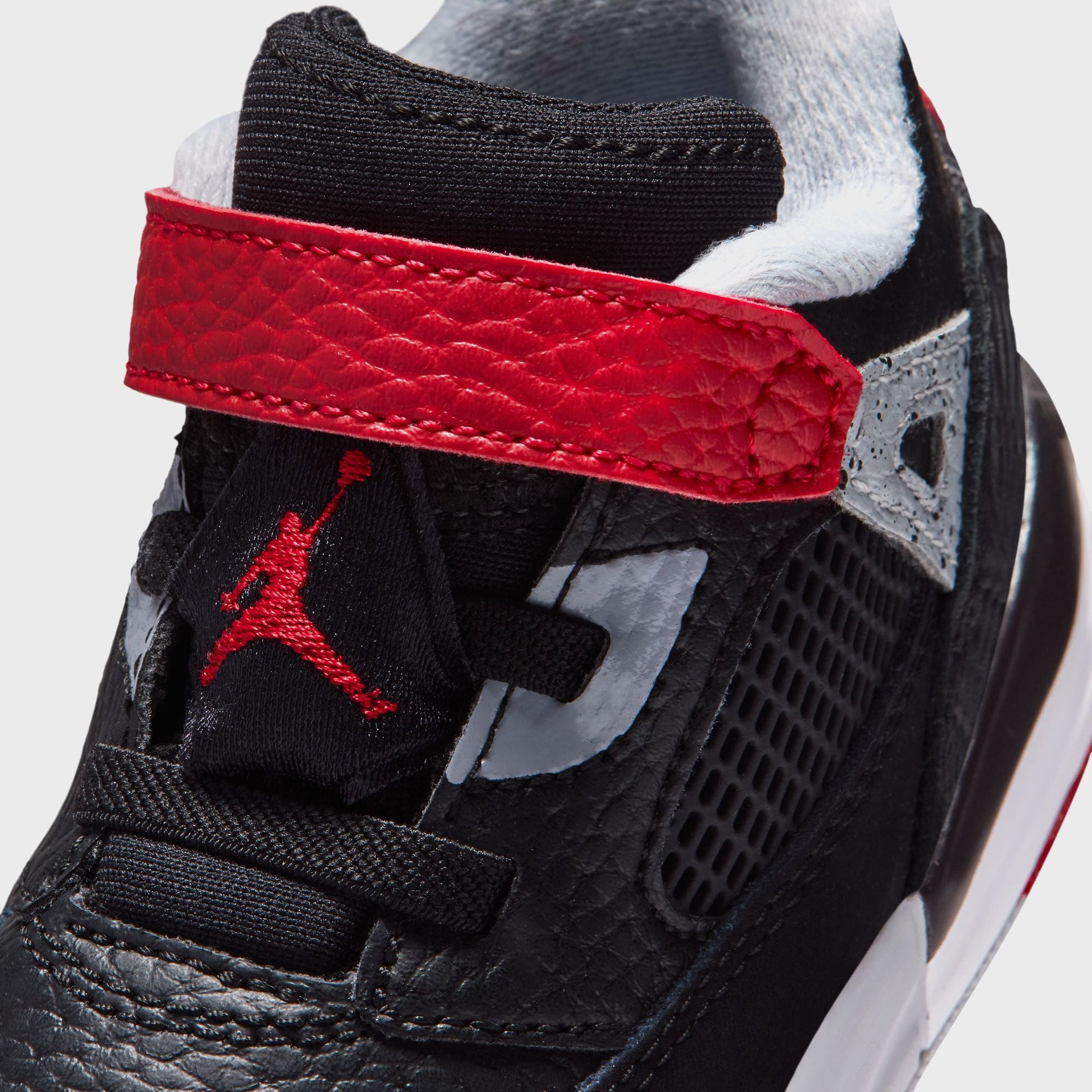 Jordan TD Spizike Low - Black / Wolf Grey / White / Gym Red