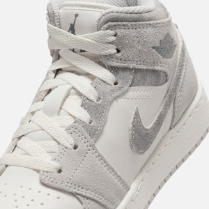 Jordan GS Air Jordan 1 Mid SE - White / Sail / Neutral Grey / Oxidized Green