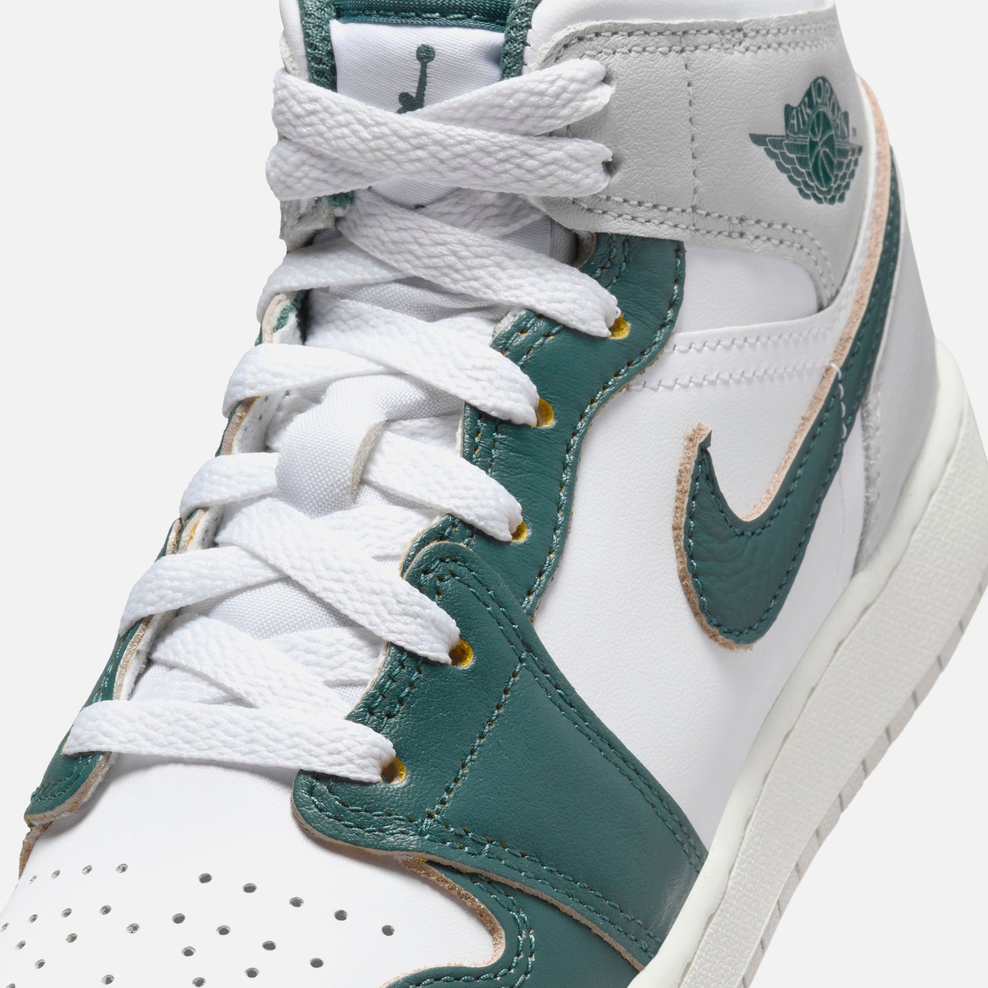 Jordan GS Air Jordan 1 Mid SE - White / Oxidized Green Sail