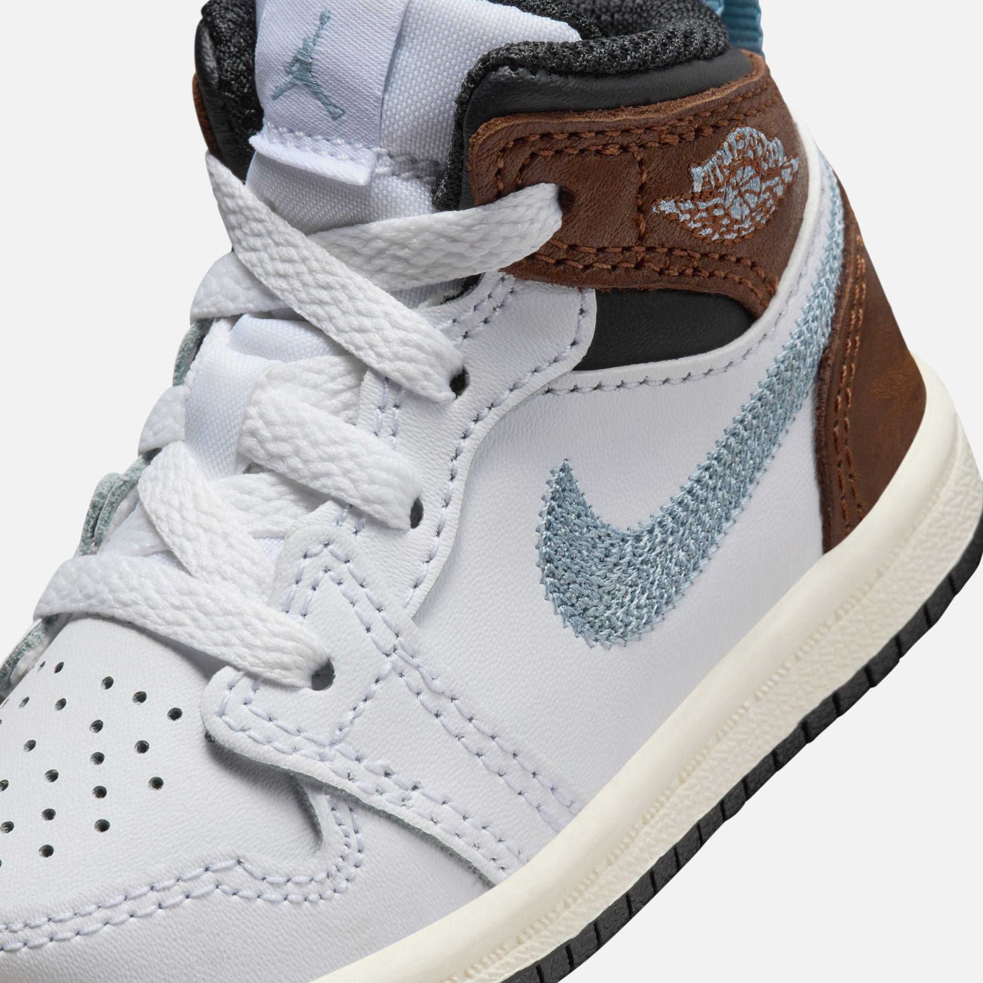 Jordan TD Air Jordan 1 Mid SE - White / Blue Grey / Black Sail