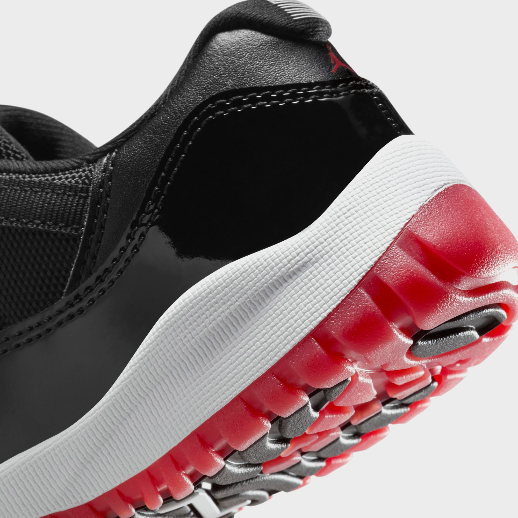 Men's Size 10.5 Nike Air Jordan 11 CMFT Low 'Bred' White