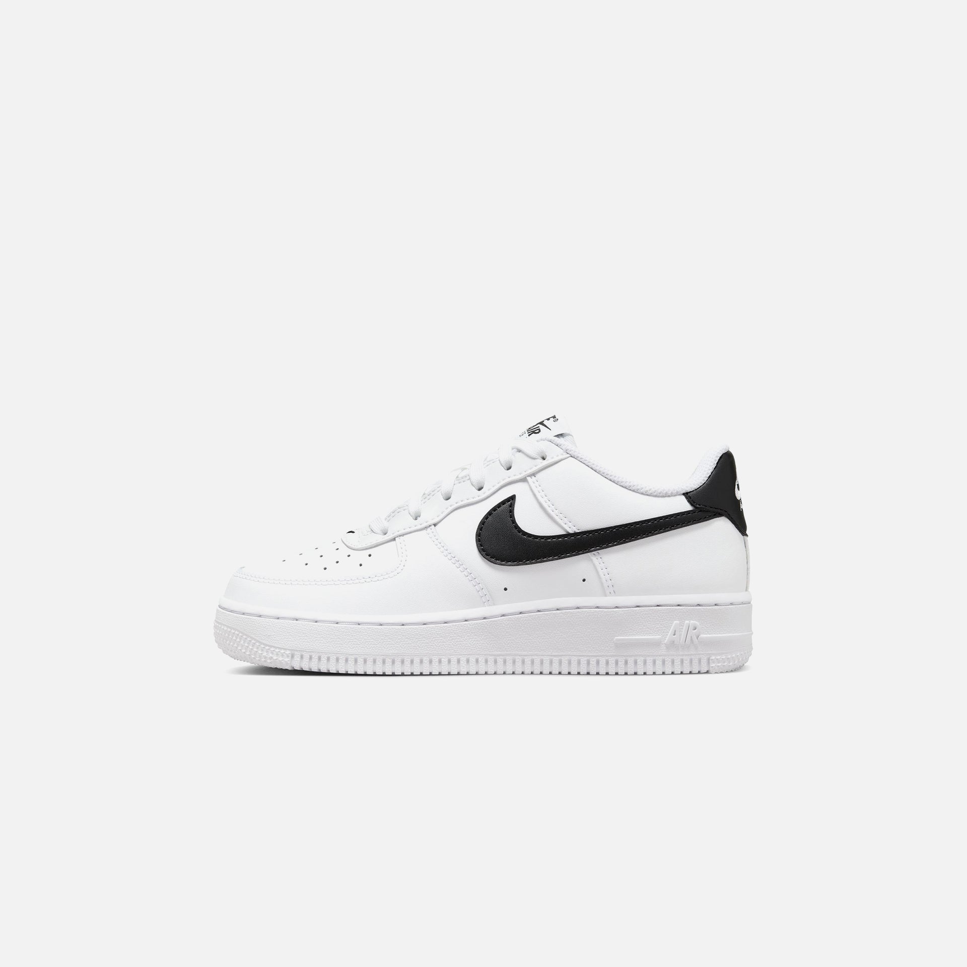 Nike GS Air Force 1 - White / Black