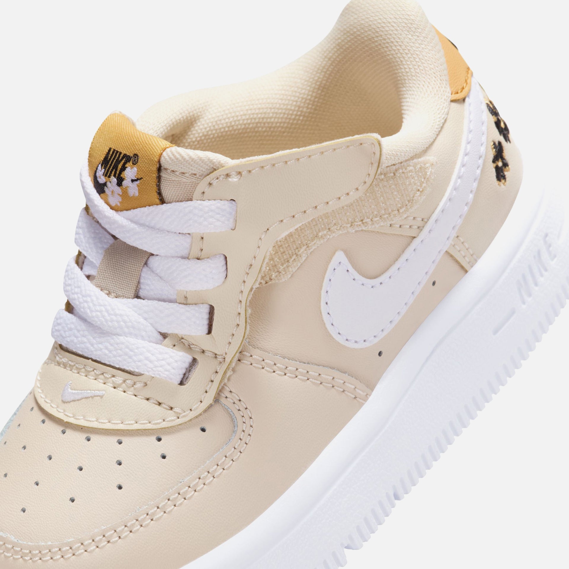 Nike TD Force 1 Low SE Easyon - Sanddrift / White / Twine