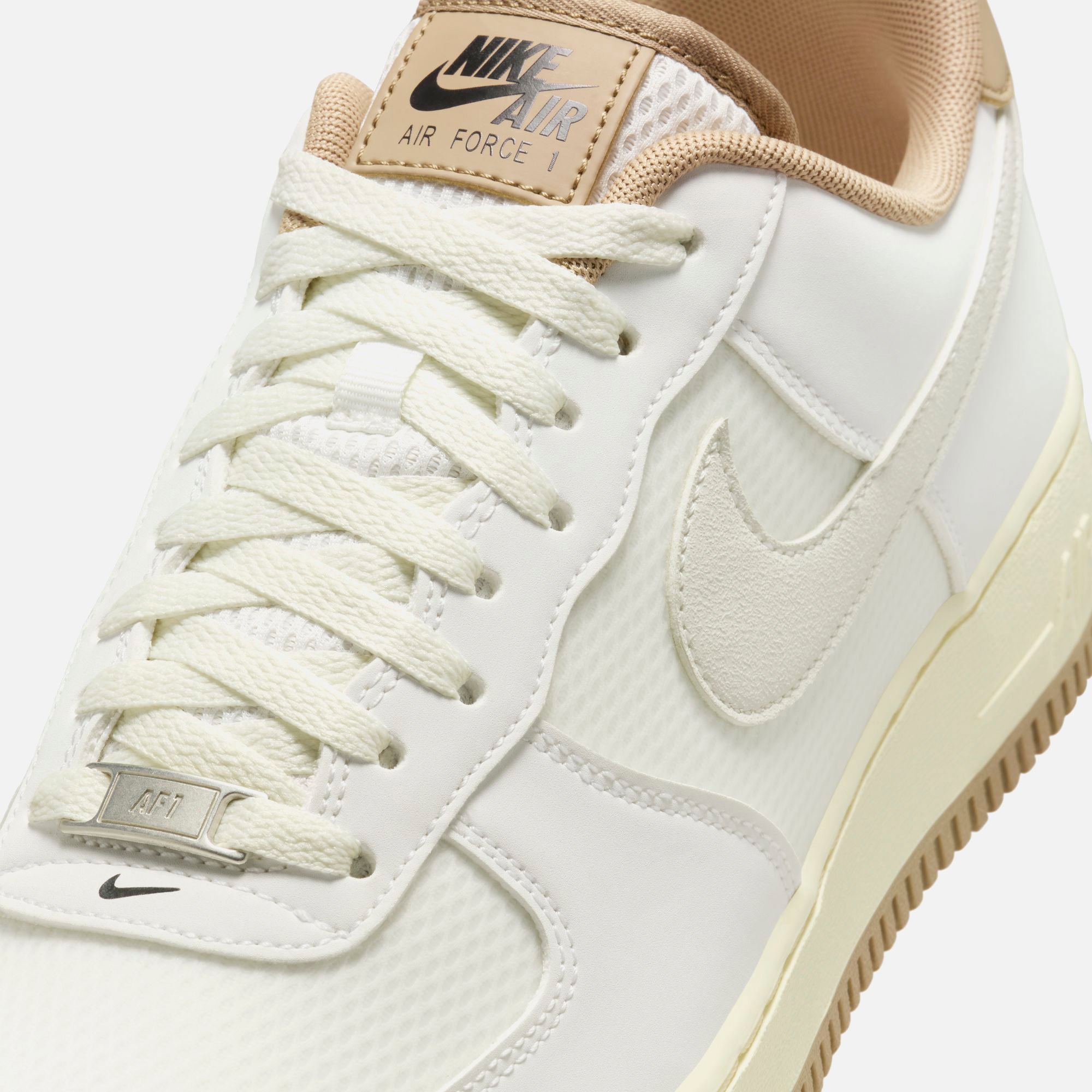 国内配送 NIKE AIR FORCE 1 '07 LV8 SUMMIT WHITE/KHAKI-C.MILK Nike Air Force 1 '07 LV8 - Summit White / Khaki / Coconut