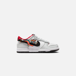 Nike pre GS Dunk Low SE- Grey / Red