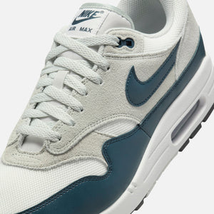 Nike Air Max 1 ESS - Summit White / Armory Navy / Light Silver