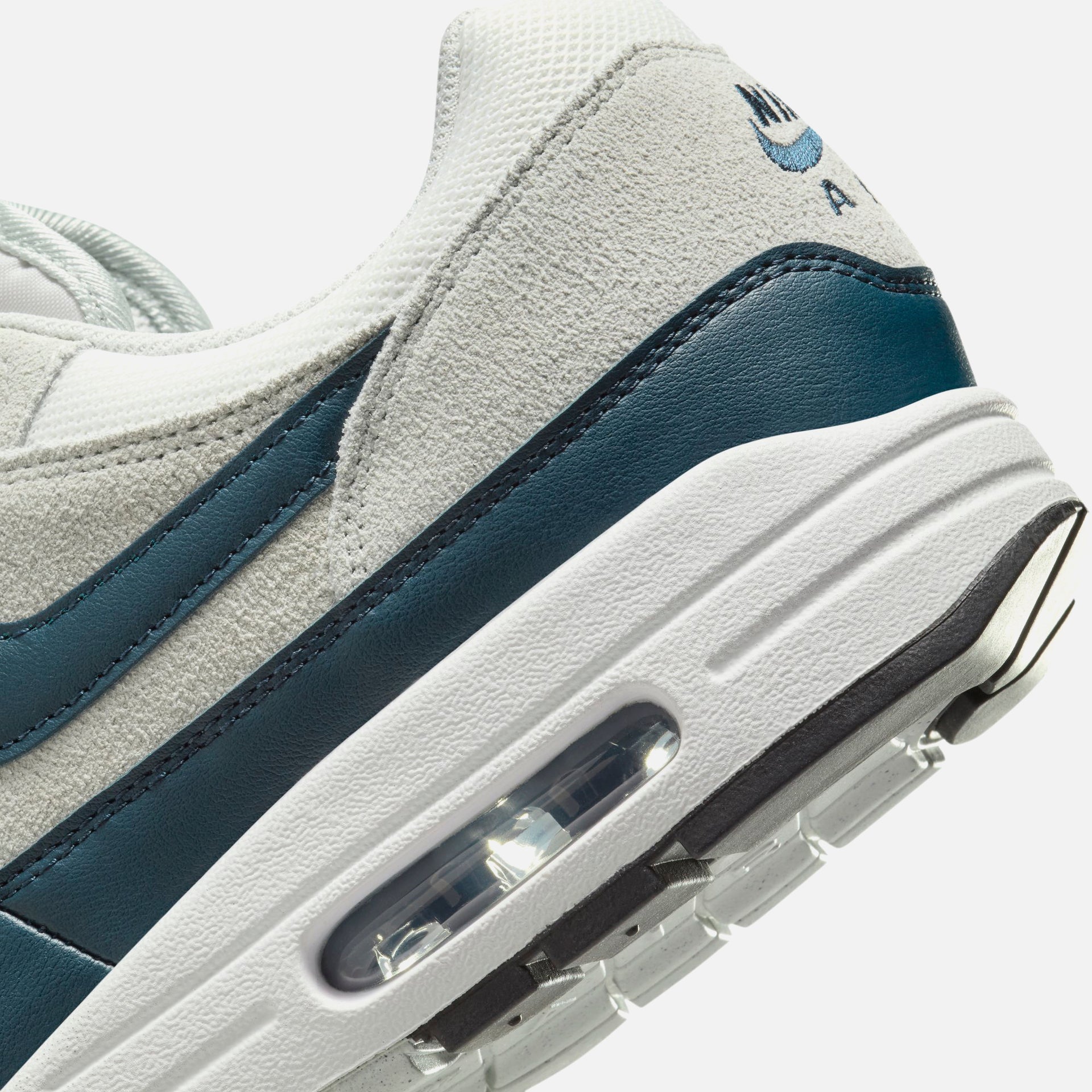 Nike Air Max 1 ESS - Summit White / Armory Navy / Light Silver