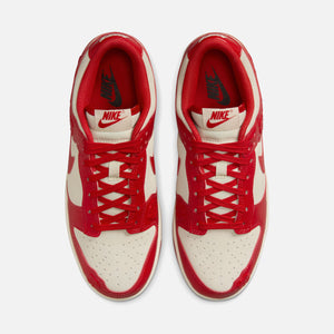 Nike WMNS Dunk Low SE - Coconut Milk / University Red / Pale Ivory