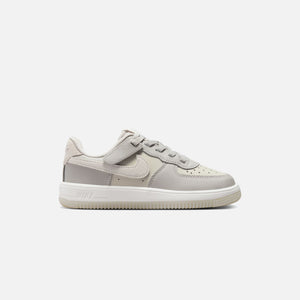 Nike Force 1 Low LV8 Easyon - Light Bone / Summit White / Light Iron Ore