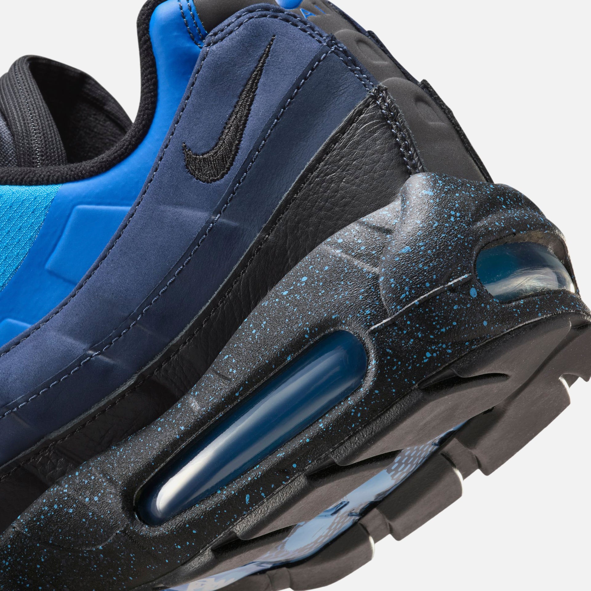 Nike x Stash Air Max 95 - Obsidian / Black / Harbor Blue