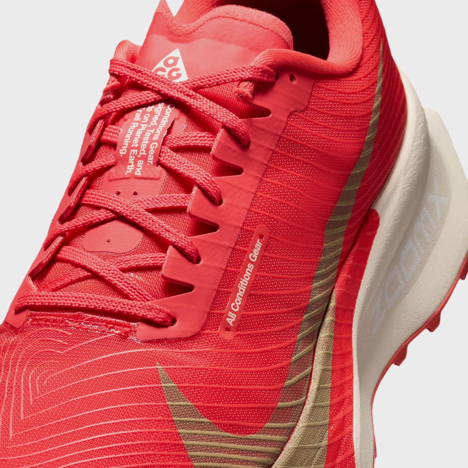 Nike ACG Ultrafly Trail - Light Crimson / Summit White / Pure Platinum