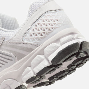 Nike GS Zoom Vomero 5 - White / Vast Grey / Black / Sail