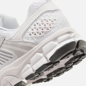 Nike GS Zoom Vomero 5 - White / Vast Grey / Black / Sail