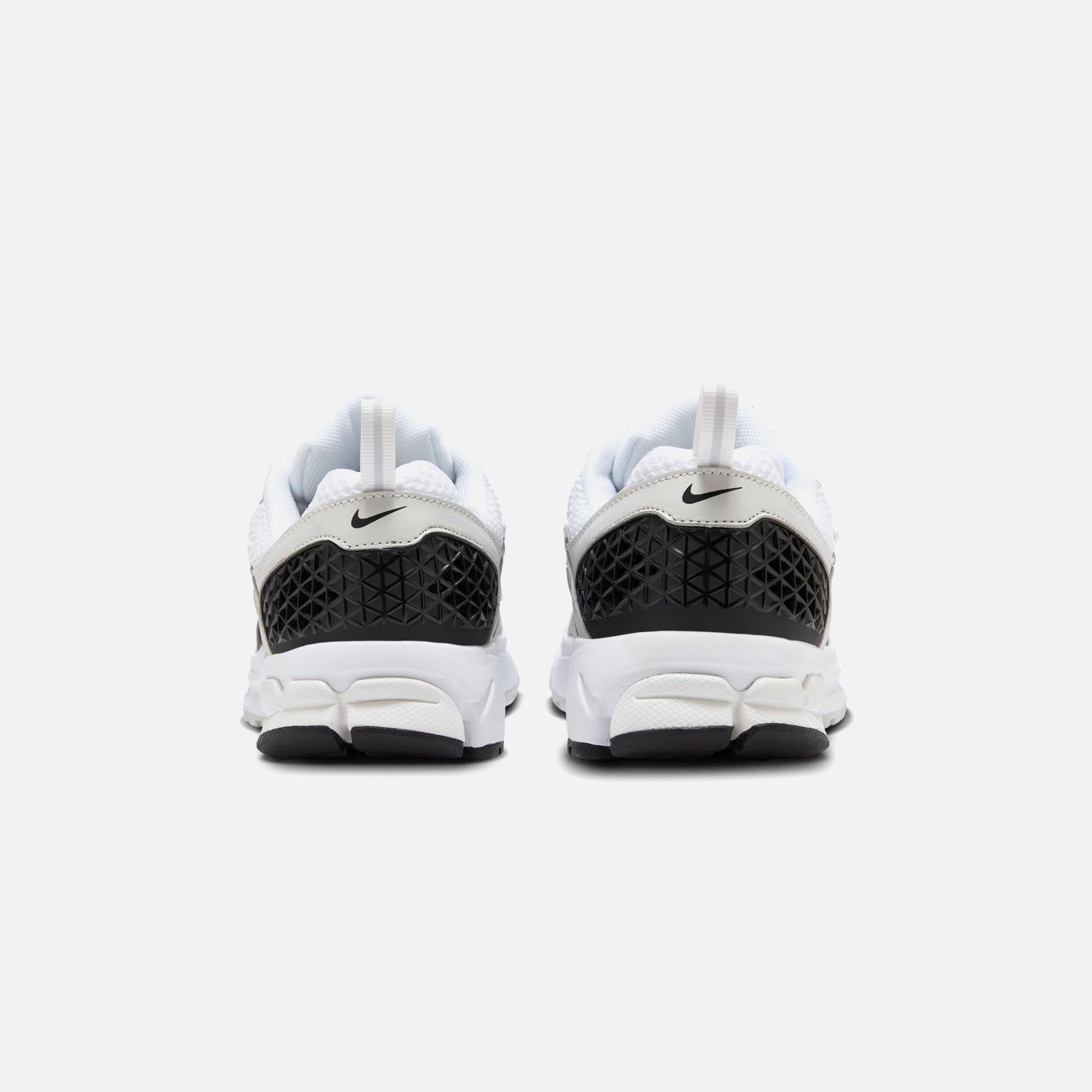 新品‼️24㎝ Nike Zoom Vomero 5 \"White/Black\" s-l400.jpg