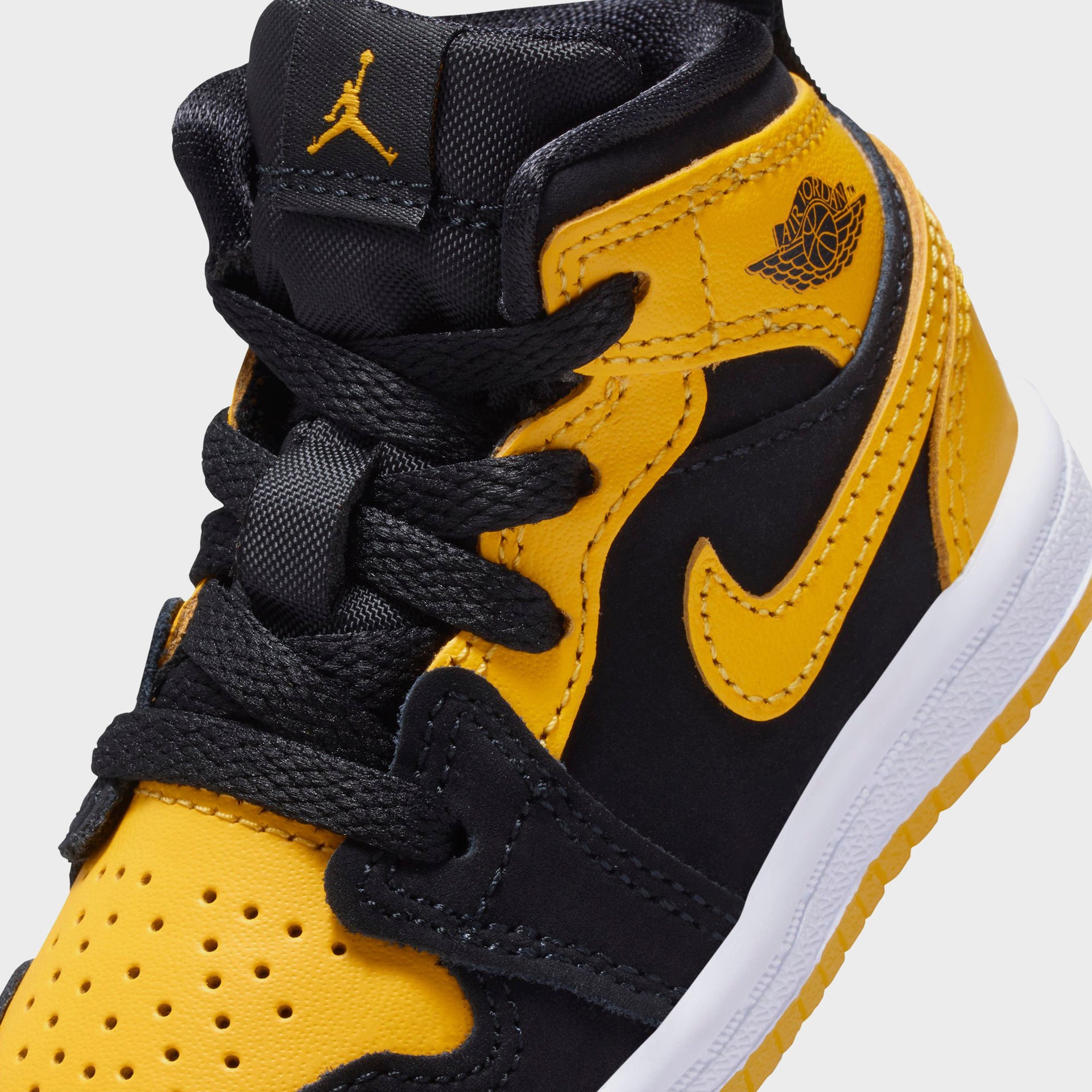 Jordan Air Jordan 1 Mid Se - Black / White / Varsity Maize