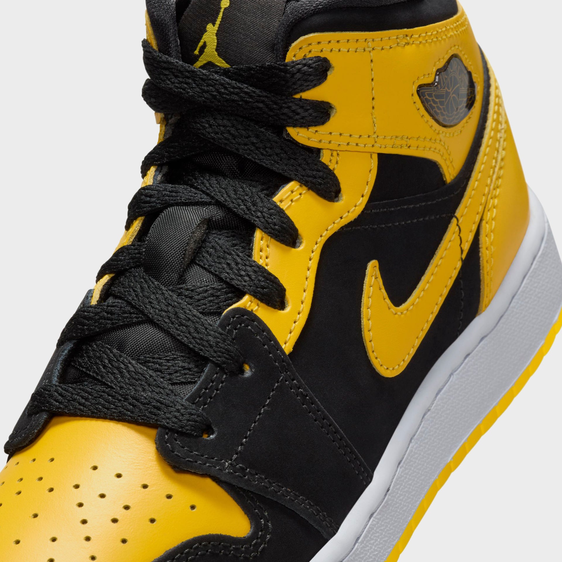 Nike GS Air Jordan 1 Mid SE - Black / White / Varsity Maize