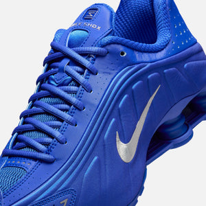 Nike shox blue and silver best sale