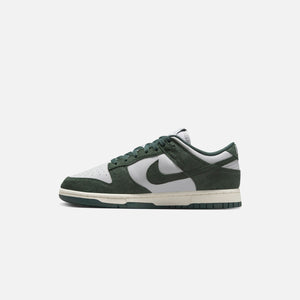 Nike Dunk Low - Photon Dust / Vintage Green / Sail / White