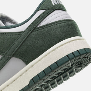 Nike Dunk Low - Photon Dust / Vintage Green / Sail / White