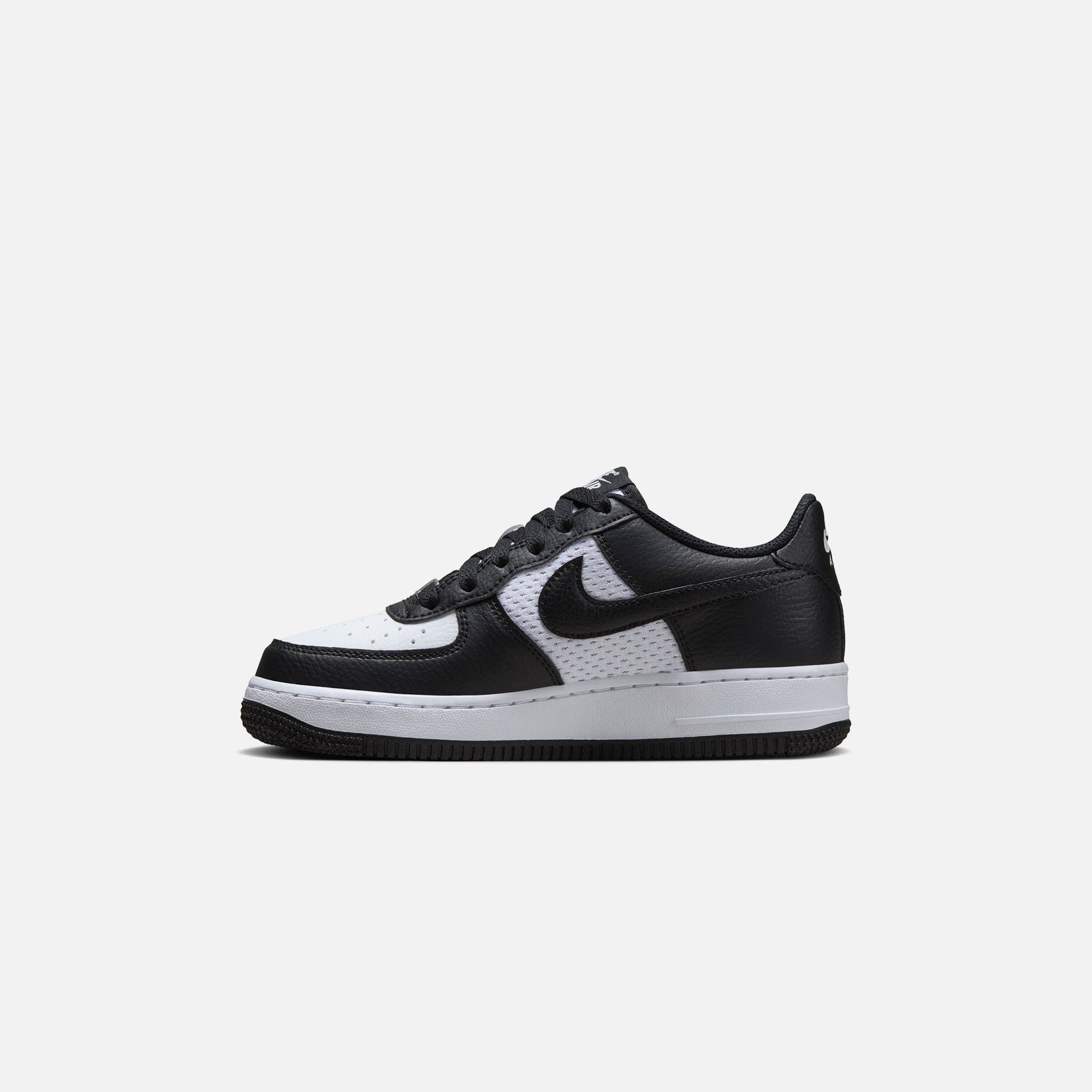 Nike GS Air Force 1 - Black / White