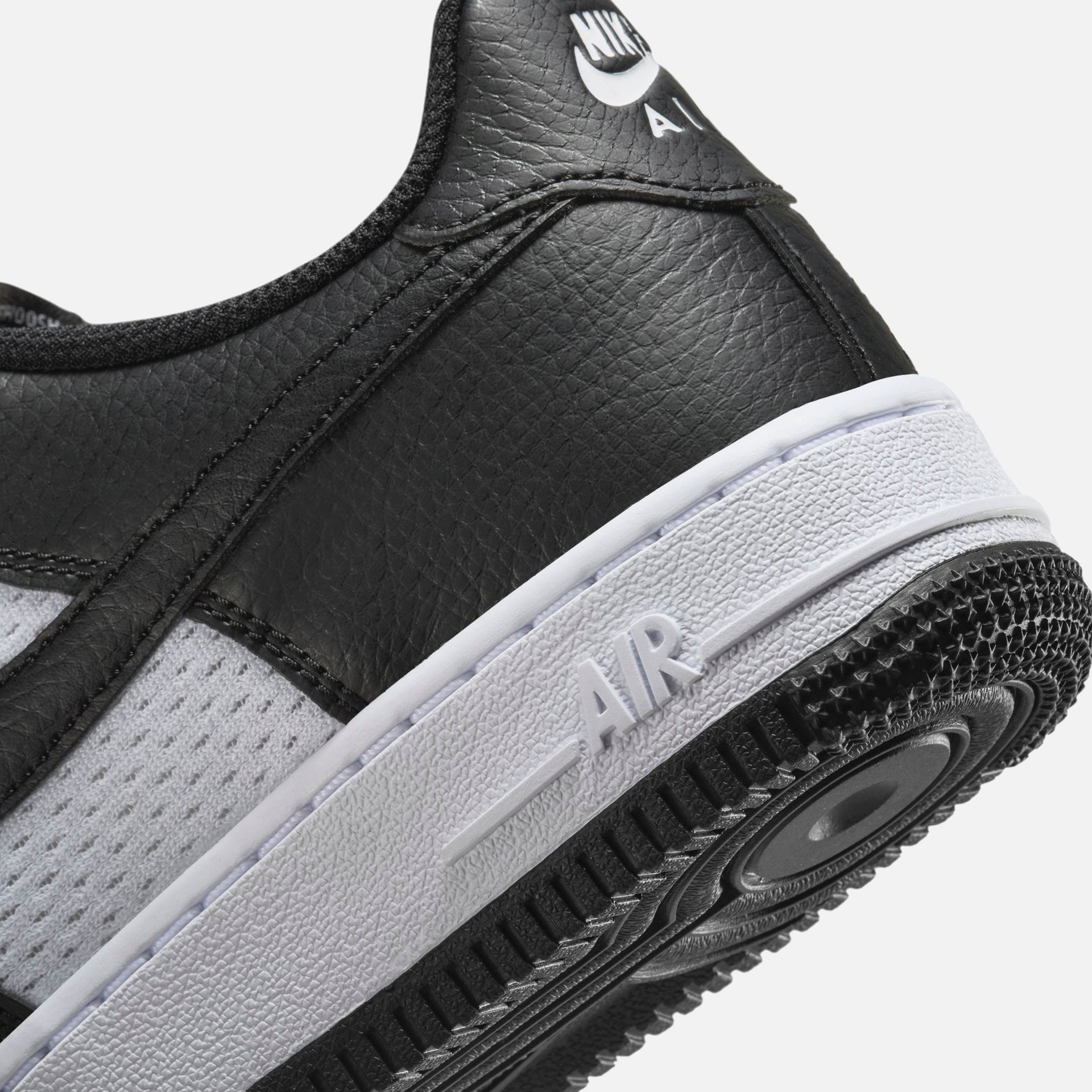 Nike GS Air Force 1 - Black / White