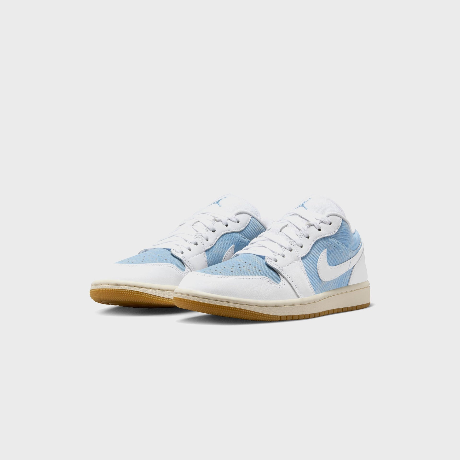 Jordan WMNS Air Jordan 1 Low SE - Worn Blue / White / Gum Light Brown / Sail