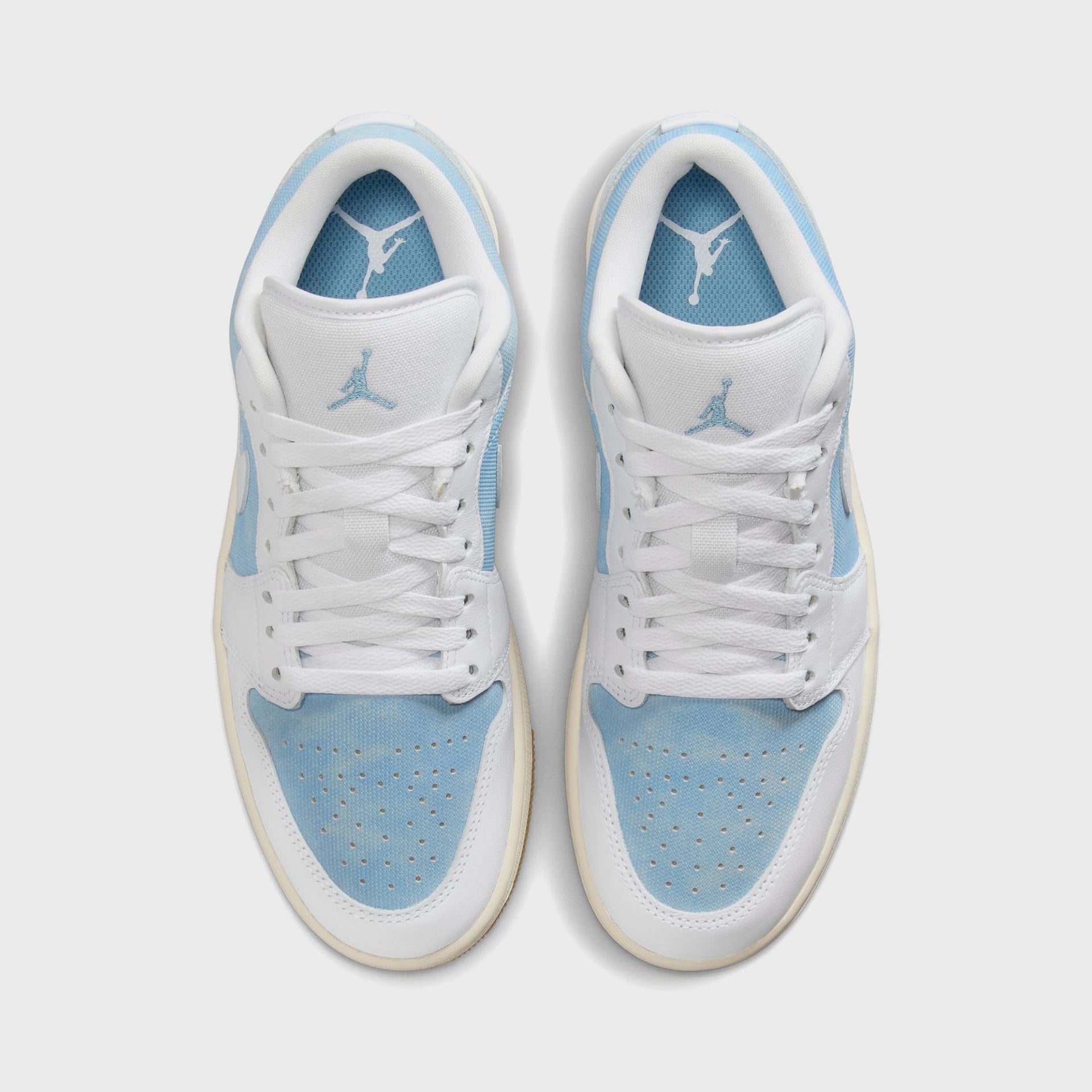 Jordan WMNS Air Jordan 1 Low SE - Worn Blue / White / Gum Light Brown / Sail