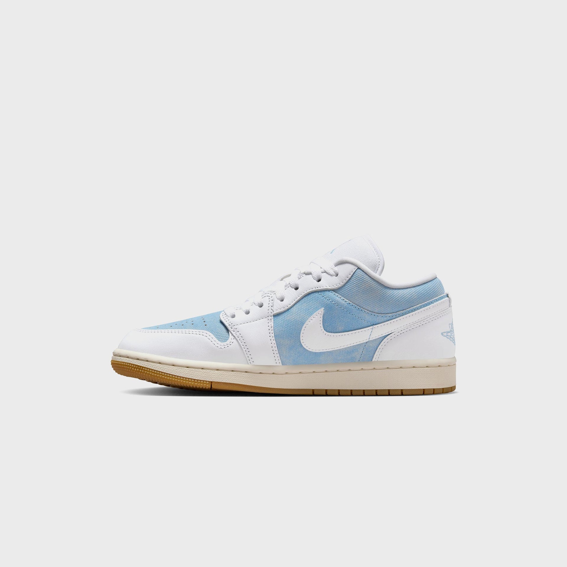Jordan WMNS Air Jordan 1 Low SE - Worn Blue / White / Gum Light Brown / Sail