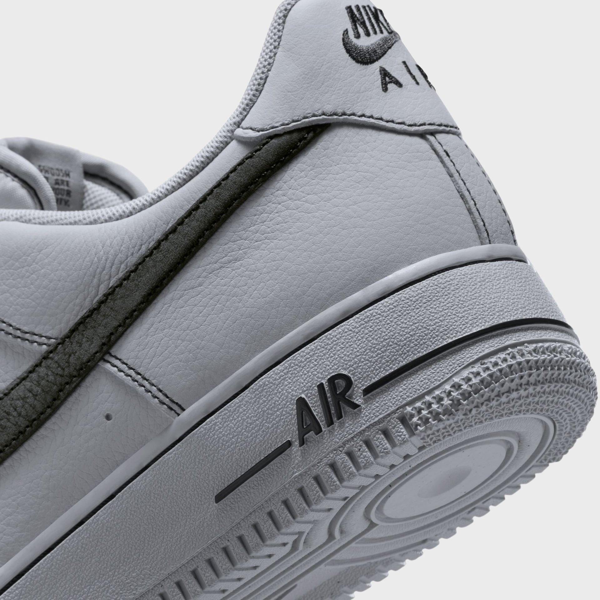Nike Air Force 1 '07  LV8 - Wolf Grey / Black