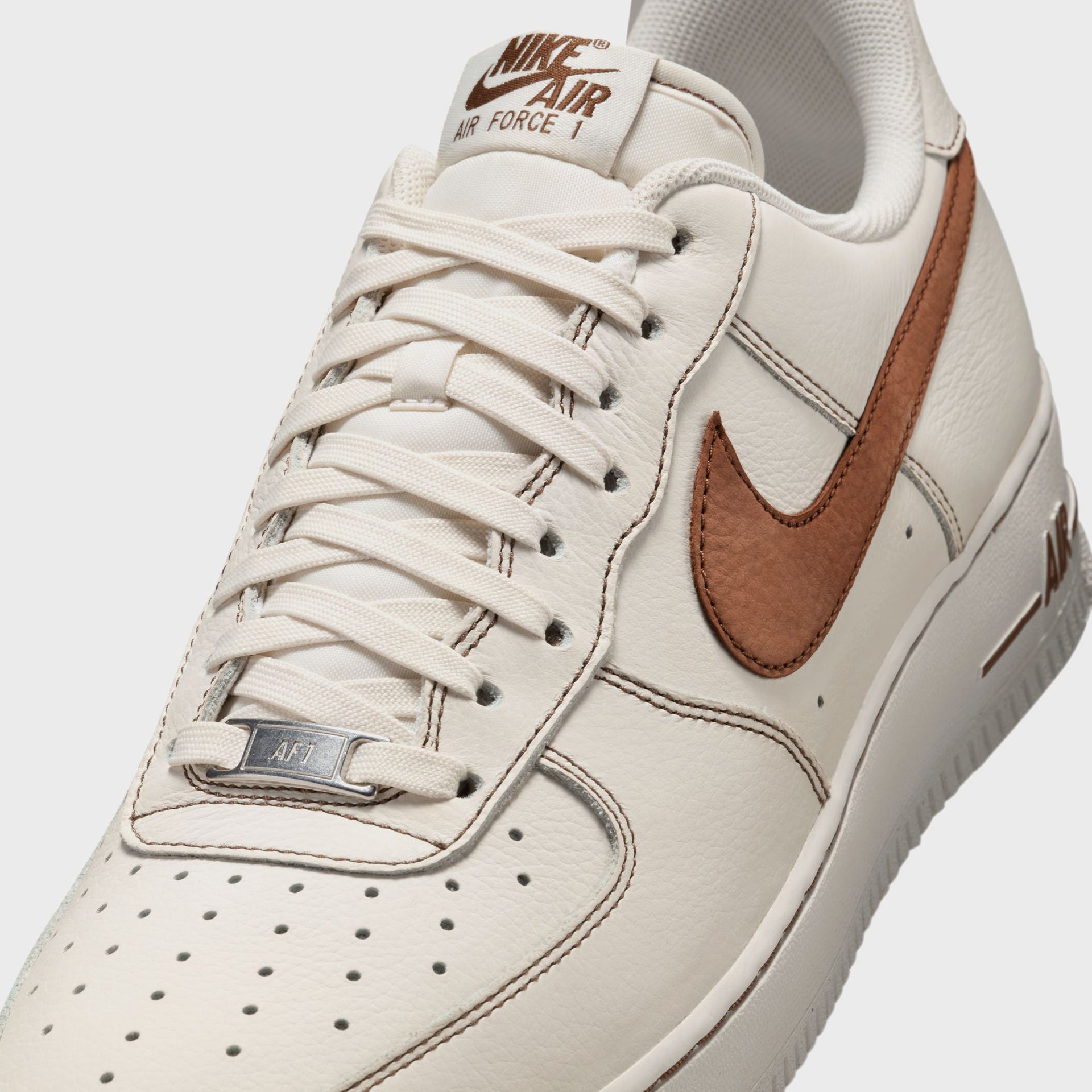 Nike Air Force 1 '07 LV8 - Ivory / Saddle Brown