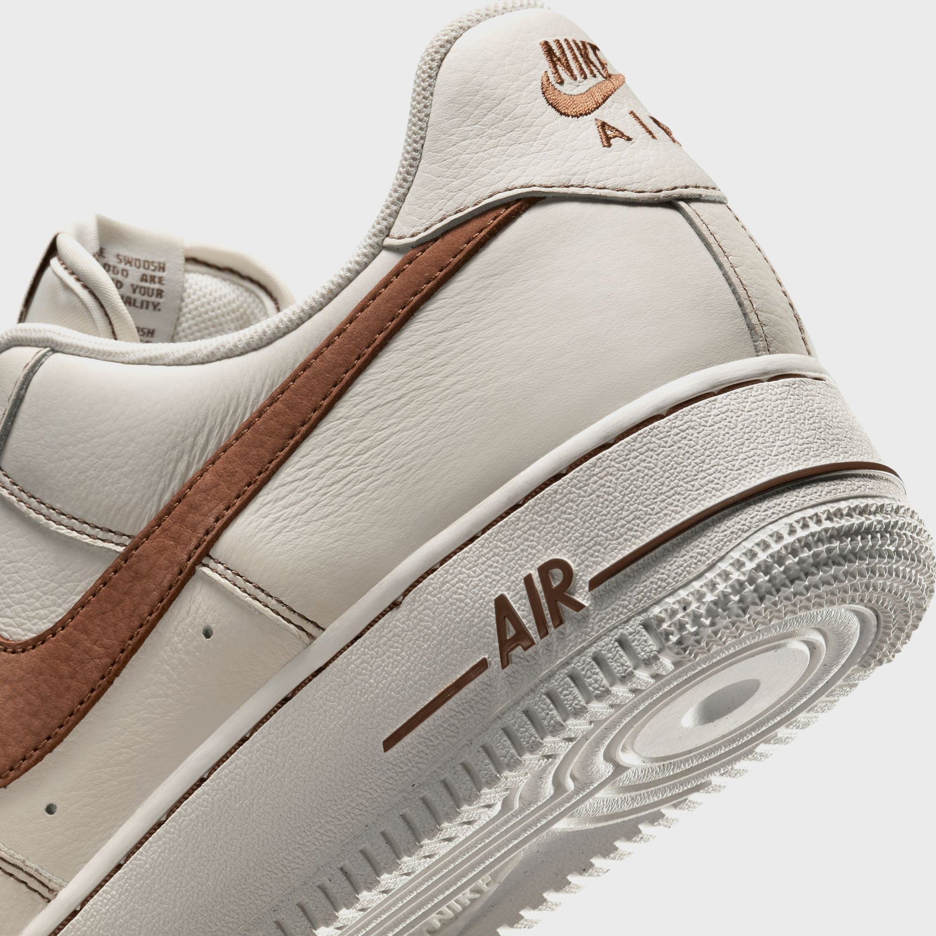 Nike Air Force 1 '07 LV8 - Ivory / Saddle Brown
