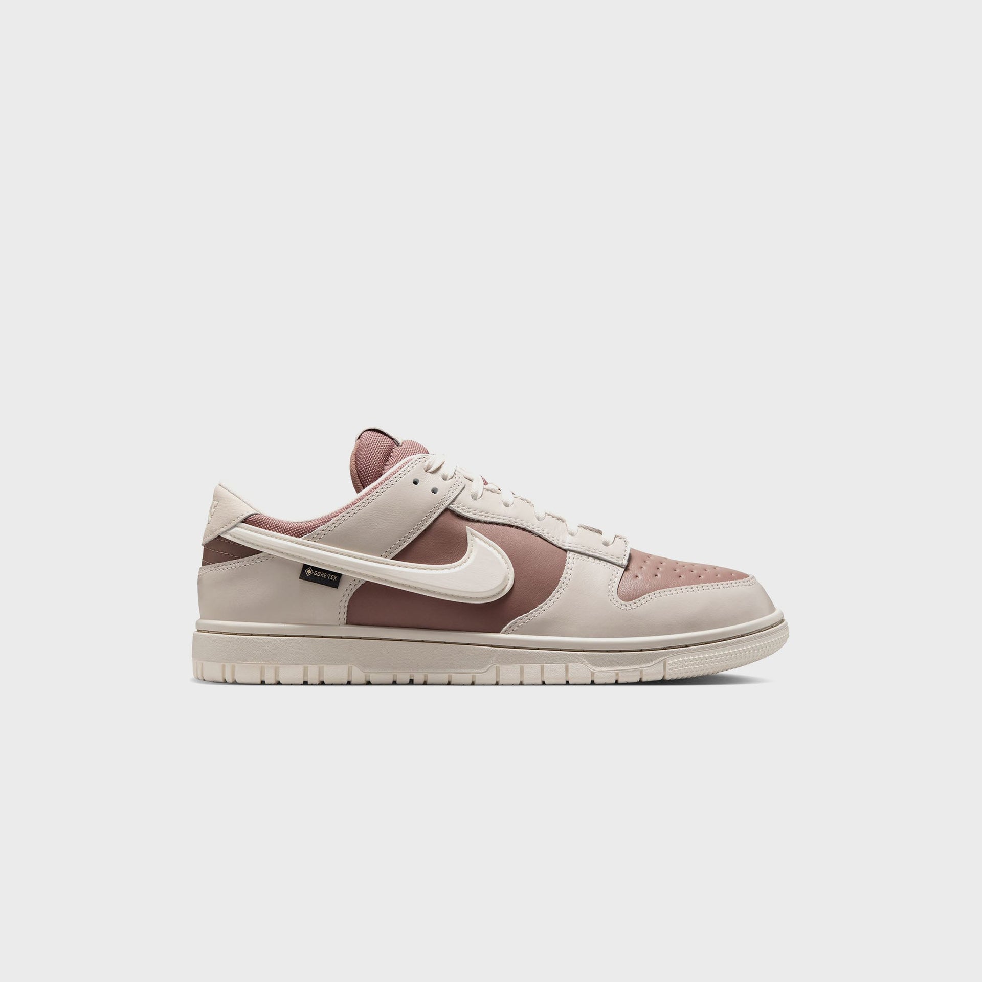 Nike Dunk Low GORE-TEX- Light Bone / Mink Brown / Sail