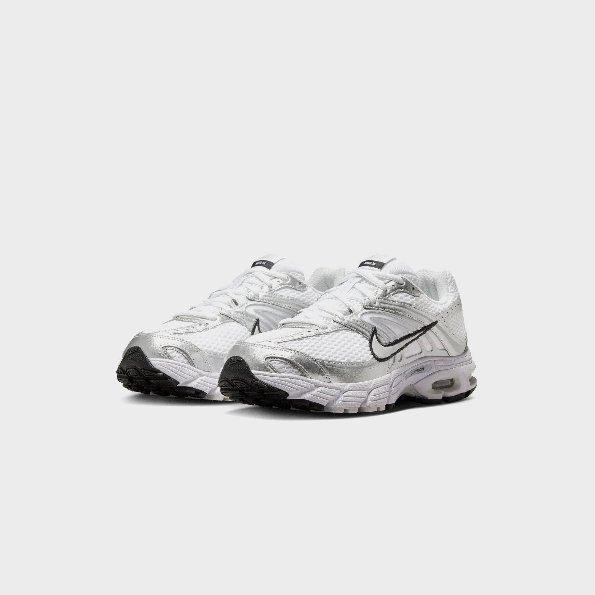 Nike WMNS Air Max Moto 2K - White / Photon Dust / Metallic