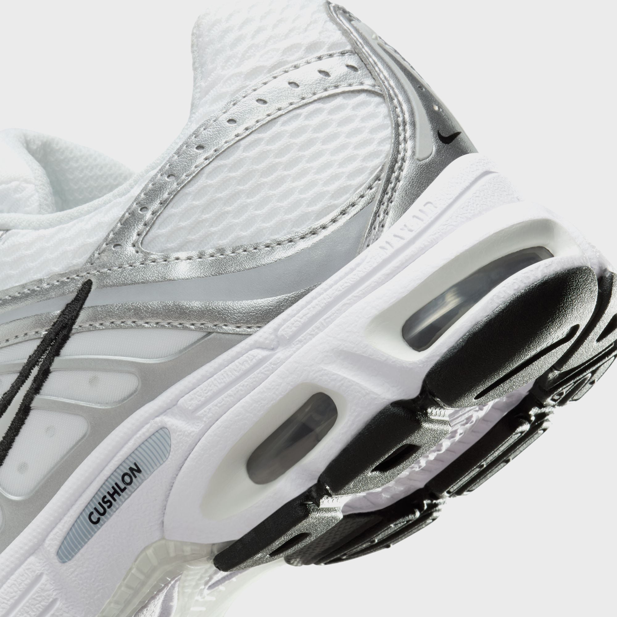 スニーカー Nike Air Max Moto 2K W White llic Silver Black Stadium G Nike Air Max Moto 2K Women's Shoes. Nike.com