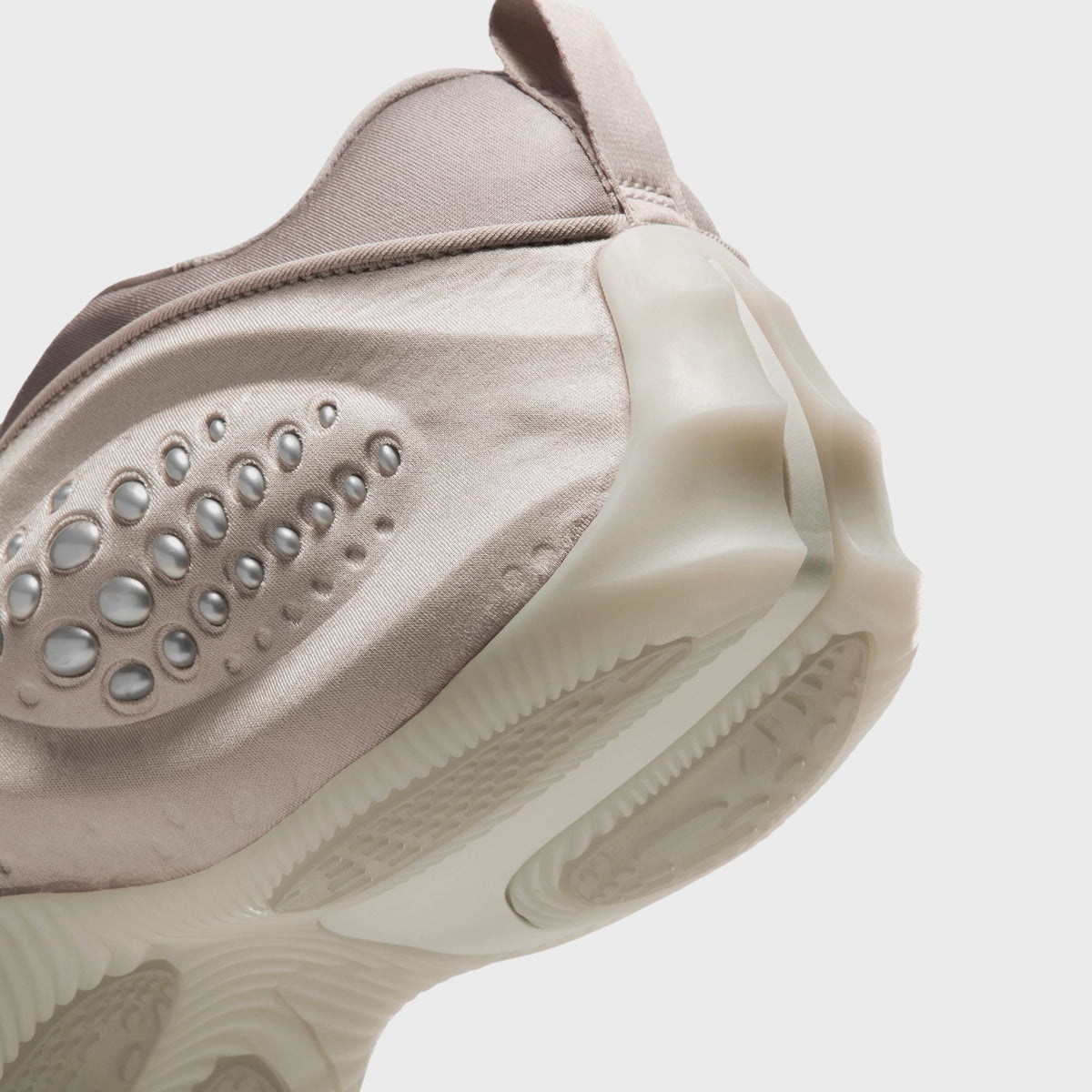 Nike WMNS First Sight Shadow - Cream II / Metallic Silver / Sail Enigma Stone