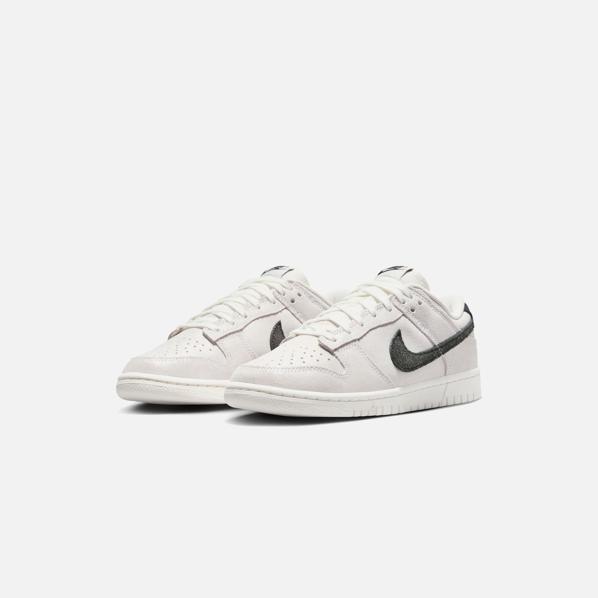 Nike Dunk Low Se - White / Black / Team Red – Kith
