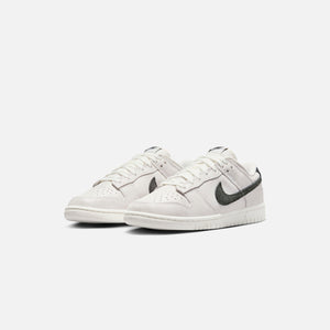 Nike Dunk Low Se - wallets belts shoe-care Coats Jackets