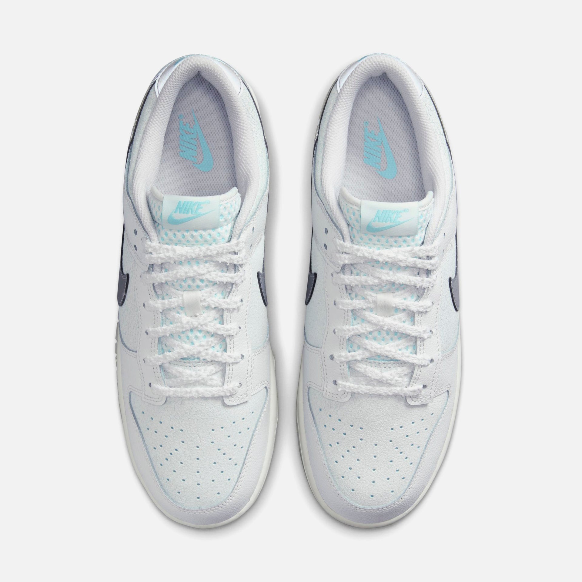 Nike Dunk Low Retro SE - Glacier Ice / Metallic Silver