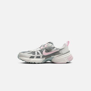 Nike WMNS V2K Run - Light Pumice / Pink Foam / Photon Dust