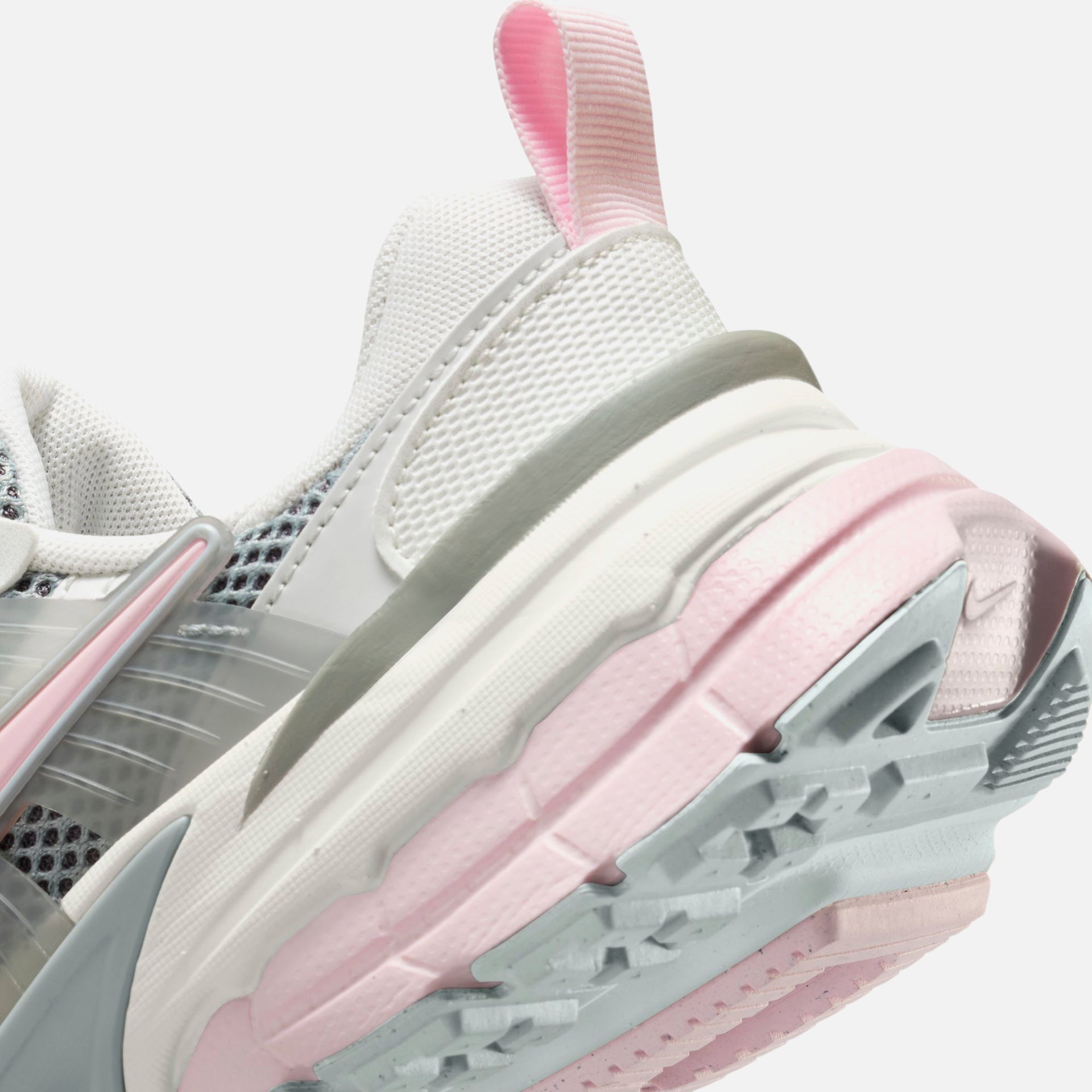 Nike WMNS V2K Run - Light Pumice / Pink Foam / Photon Dust