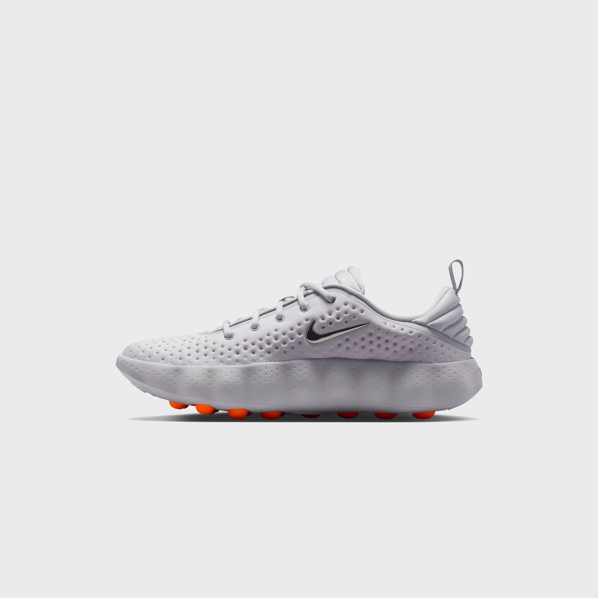 Nike Mind 002 - Light Smoke Grey / Photon Dust / Hyper Crimson / Chrome