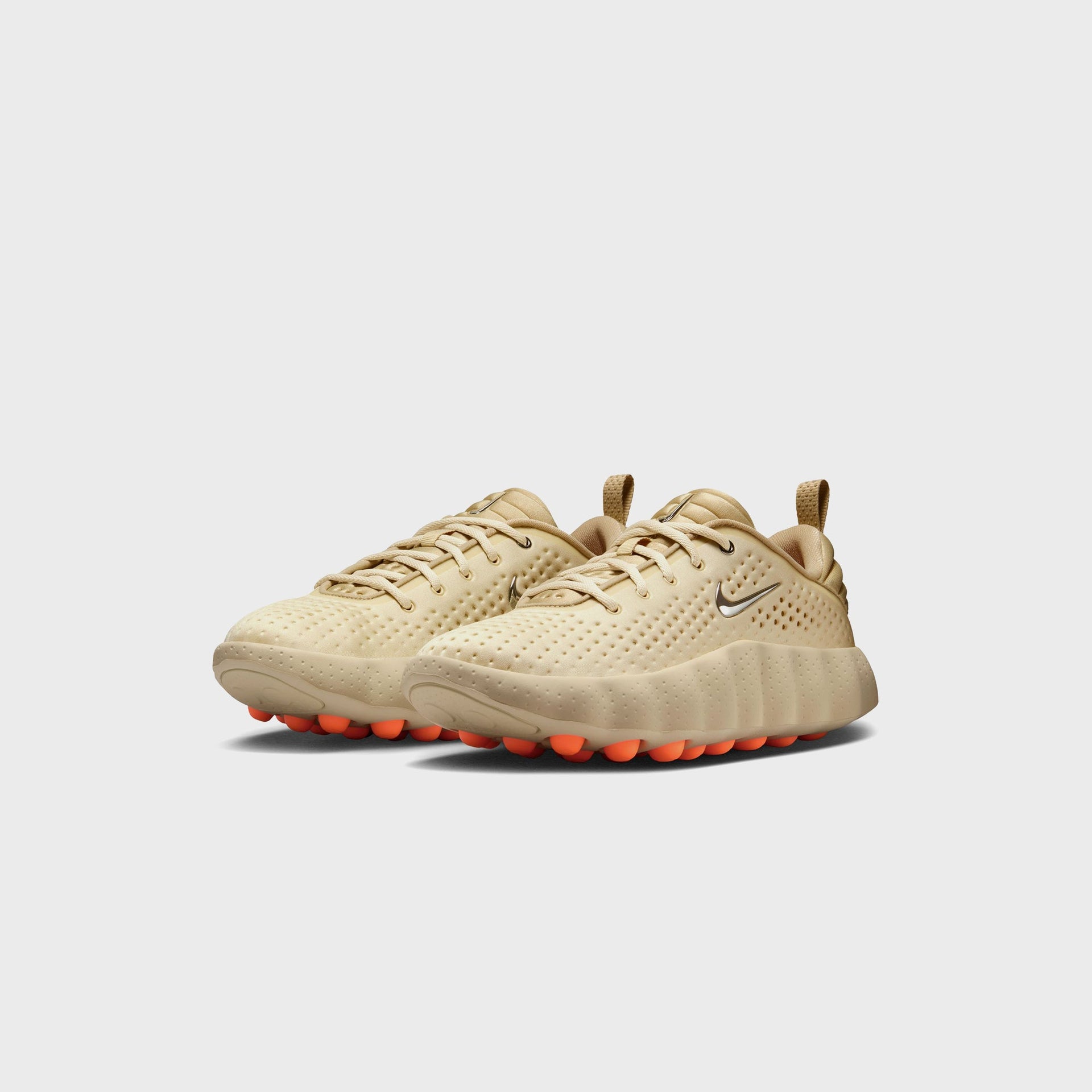 Nike Mind 002 - Light Khaki / Metallic Cool Grey / Desert Khaki / Hyper Crimson